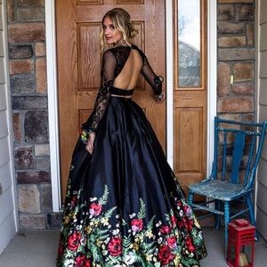 Sherri Hill Prom Dress